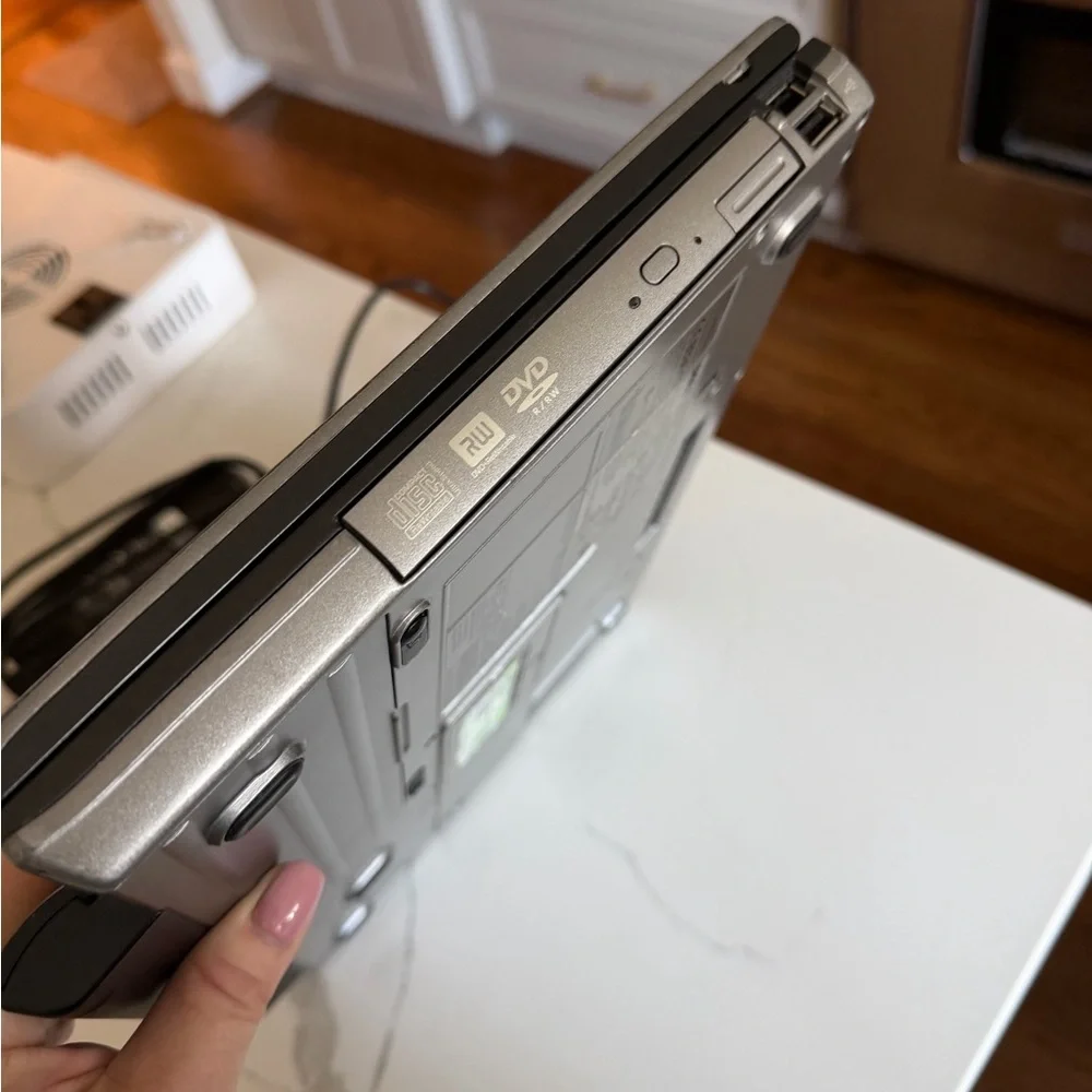 Dell D620 Latitude Laptop with Intel 945GM graphics card